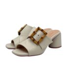 Sandalo Mules Sabot Lorenzo Mari in Nappa Latte Dettaglio Fibbia Regolabile Tacco 7 cm art. Fresia 03 - immagine 3
