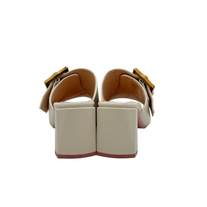 Sandalo Mules Sabot Lorenzo Mari in Nappa Latte Dettaglio Fibbia Regolabile Tacco 7 cm art. Fresia 03, foto 6 di 6