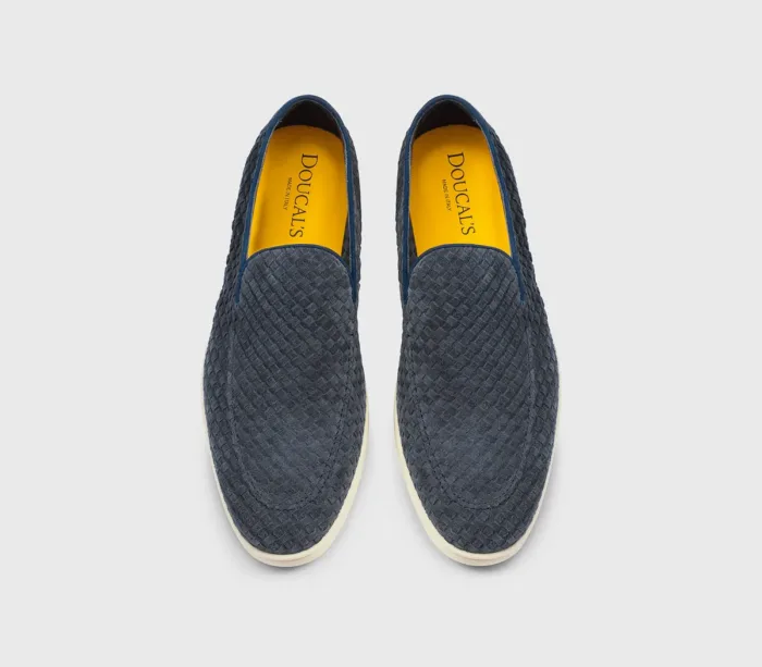Mocassino Uomo Doucal's In Camoscio Intrecciato Bluette con Fondo Gomma Antiscivolo Art. DU3416NWMAUY261GB00, foto 2 di 4