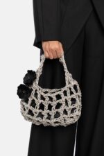 Sac à main Twentyfourhaitch en maille argentée et velours noir avec accessoire amovible, article Alkab - image 4