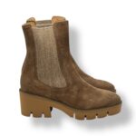 Tronchetto Beatles Luca Grossi In Camoscio Beige Farro Con Elastico In Tinta H 6 cm art. H616T