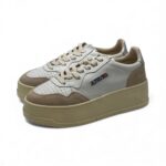 Sneakers Autry Platform Donna in Pelle Bianca e Camoscio con Spoiler Argento art. PTLW LS74 - immagine 2