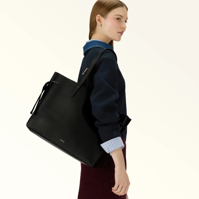 Borsa A Spalla Shopping Bag Furla In Pelle di Vitello Nera art. Ava WB02001 BX4329 3924S, foto 2 di 5