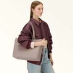 Borsa A Spalla Shopping Bag Furla In Pelle di Vitello Grigio Chiaro art. Ava WB02059 BX4329 4621S - immagine 2