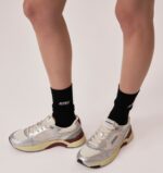 Sneakers Autry Hyperway Donna in Pelle Argento e Dettagli Avorio art. HYLW EM03 - immagine 2
