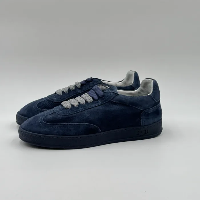 Sneakers Donna Soldini In Pelle Scamosciata Traforata Dark Blu art. Akira Amalfi Punzonato, foto 2 di 5