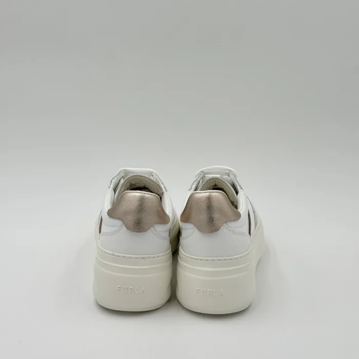 Sneakers Donna Furla in Pelle Bianca e Dettagli Dorati art. YK73NUA, foto 5 di 5