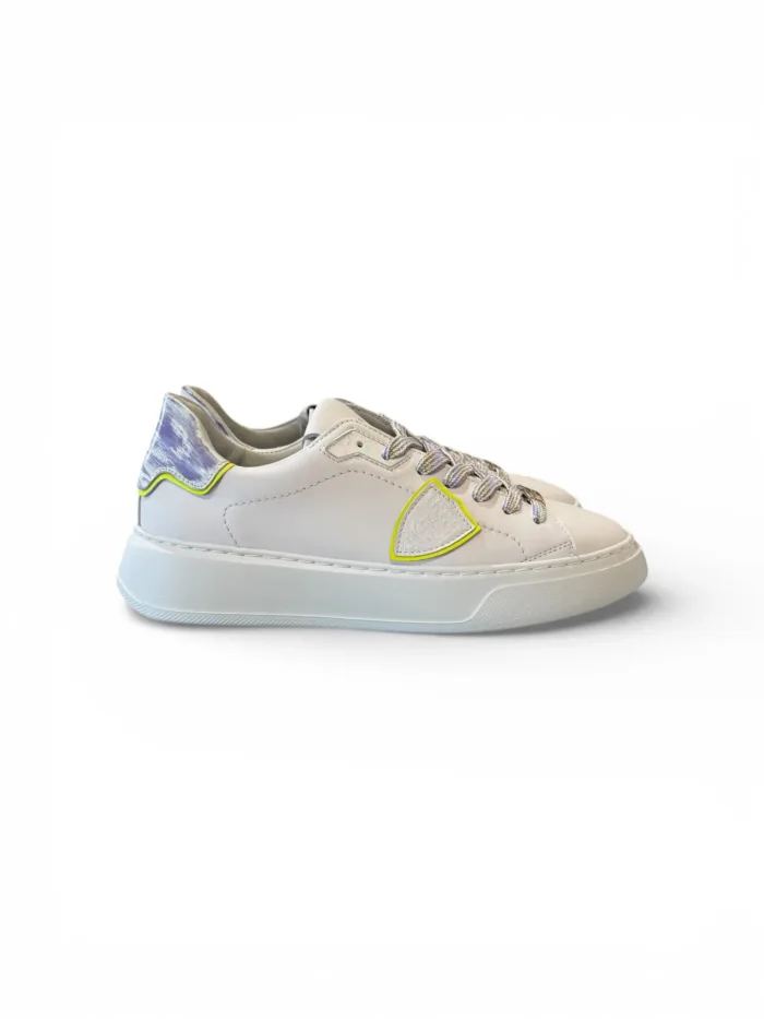Sneakers Donna Philippe Model Temple in Pelle Bianca e Spoiler Lilla Effetto Vernice art. BTLD VEN1, foto 1 di 5