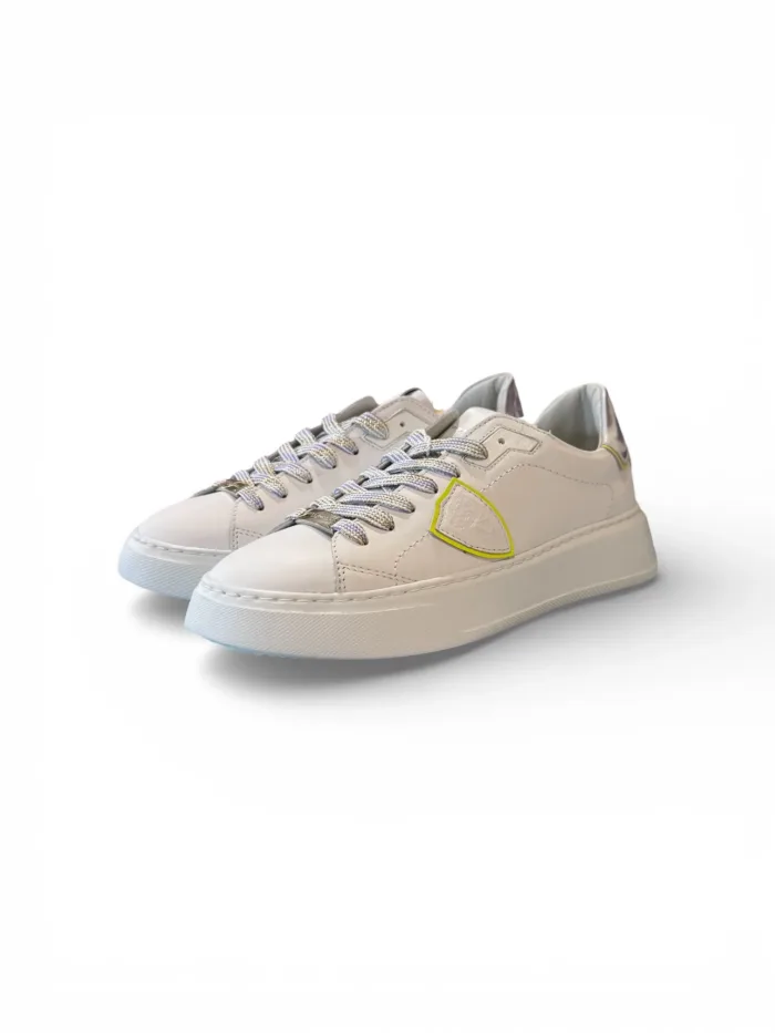 Sneakers Donna Philippe Model Temple in Pelle Bianca e Spoiler Lilla Effetto Vernice art. BTLD VEN1, foto 3 di 5
