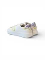 Sneakers Donna Philippe Model Temple in Pelle Bianca e Spoiler Lilla Effetto Vernice art. BTLD VEN1 - immagine 4