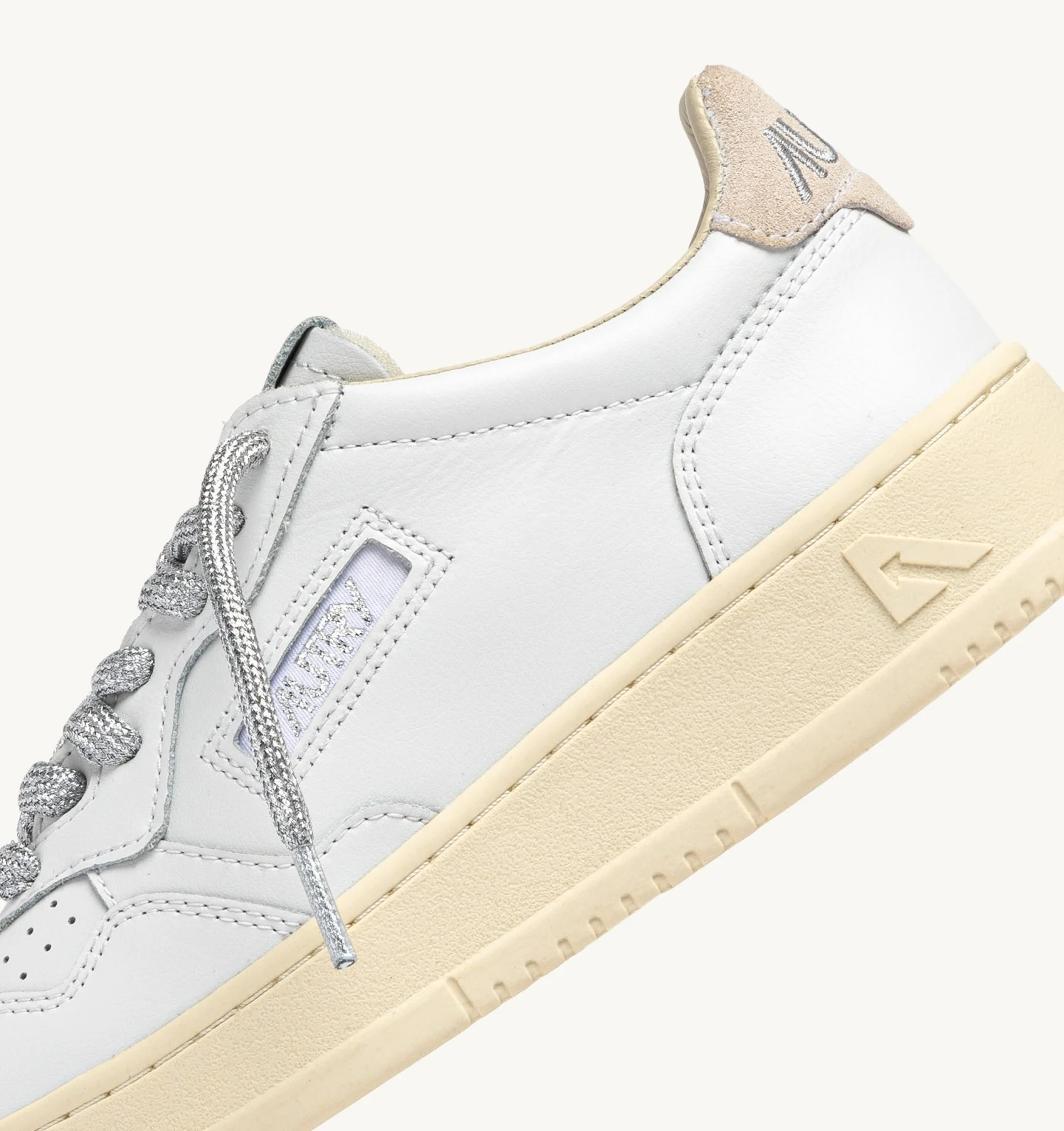 Sneakers Autry Donna in Pelle Bianca con Laccio Argento art. AULW SW02 - immagine 4