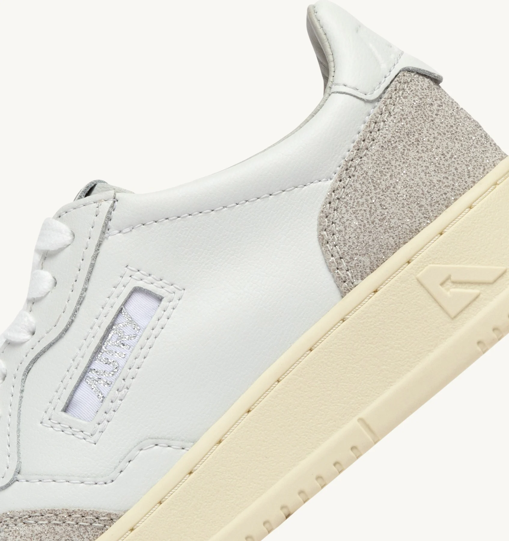 Sneakers Autry Donna In Pelle Bianca e Camoscio Beige Glitterato art. AULW PK01 - immagine 6