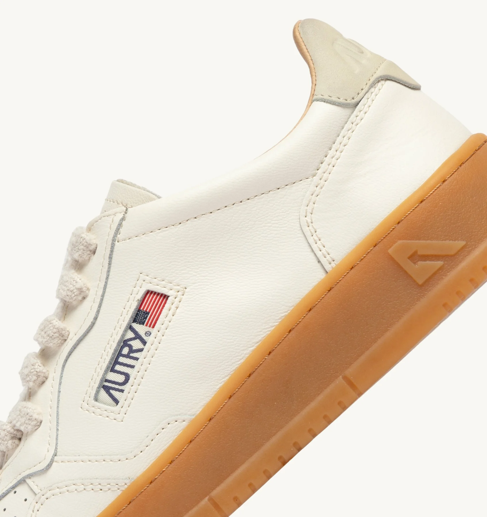 Sneakers Autry Donna In Pelle Bianca e Fondo Beige Scuro art. AULW BD01 - immagine 6