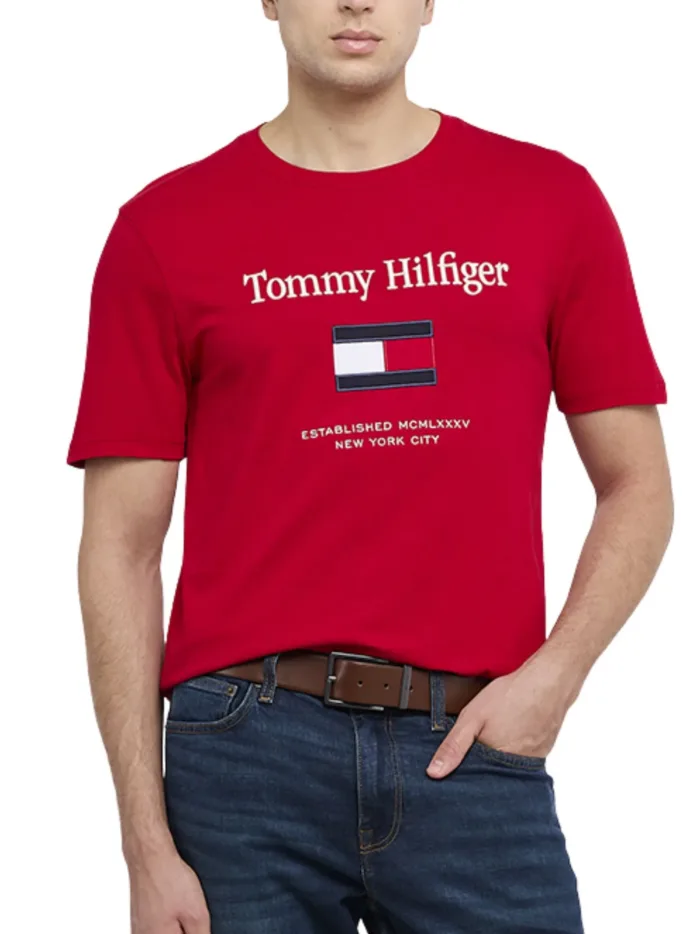 T-shirt Uomo Tommy Hilfiger Regular fit Rossa in Cotone con Logo Frontale in Rilievo cod MW0MW42736 XLD, foto 1 di 3