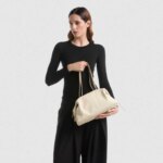 Borsa media da polso o a Spalla Minobossi in Morbida Nappa Avorio art. BRACELET JANE NAPPA LATTE - immagine 4