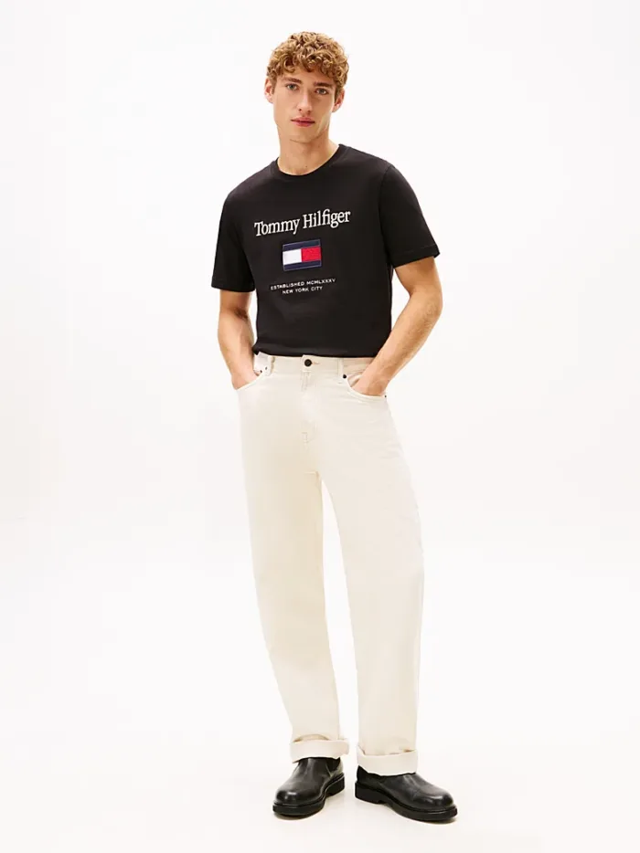 T-shirt Uomo Tommy Hilfiger Regular fit Nera in Cotone con Logo Frontale in Rilievo cod MW0MW42736 BDS, foto 3 di 5