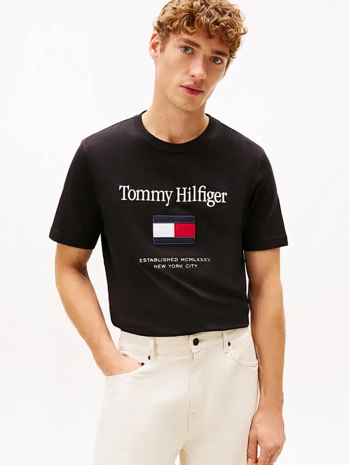 T-shirt Uomo Tommy Hilfiger Regular fit Nera in Cotone con Logo Frontale in Rilievo cod MW0MW42736 BDS, foto 1 di 5