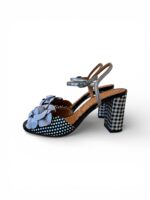 Sandalo Chie Mihara In Pelle Nera e Fiore Argento, Tacco Grosso 8 cm Plateau 1 cm art. Biuty - immagine 4