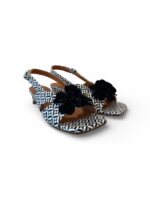 Sandalo Chie Mihara In Pelle Bianca e Nera e Fiore Nero, Tacco Grosso 4 cm art. Yetina - immagine 2
