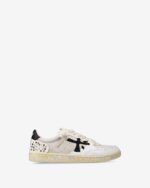 Sneakers Premiata Donna in Pelle Avorio e Borchie art. Bskt Clayd 7661