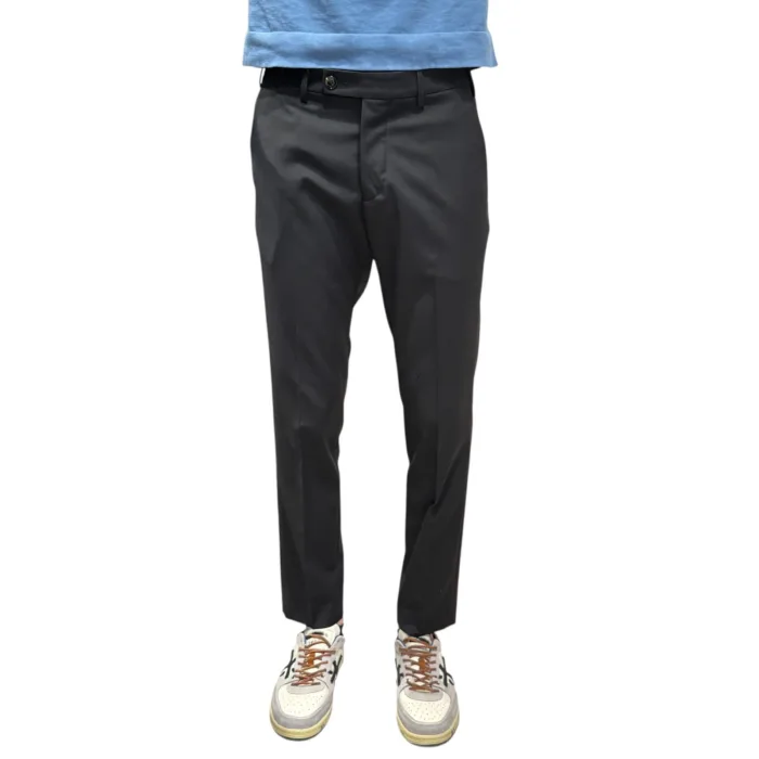 Pantaloni Fresco Lana con Elastico in vita e Tasca a Filo Michael Coal Nero art. Brad One More Size 3687 Capri, foto 1 di 2