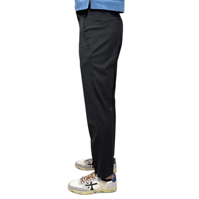 Pantaloni Fresco Lana con Elastico in vita e Tasca a Filo Michael Coal Nero art. Brad One More Size 3687 Capri, foto 2 di 2