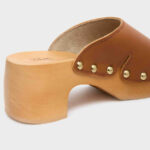Sandalo Mules Scholl in Pelle Color Cognac Soletta in Legno tacco 7 cm art. Noelle Pescura Wave SR - immagine 2