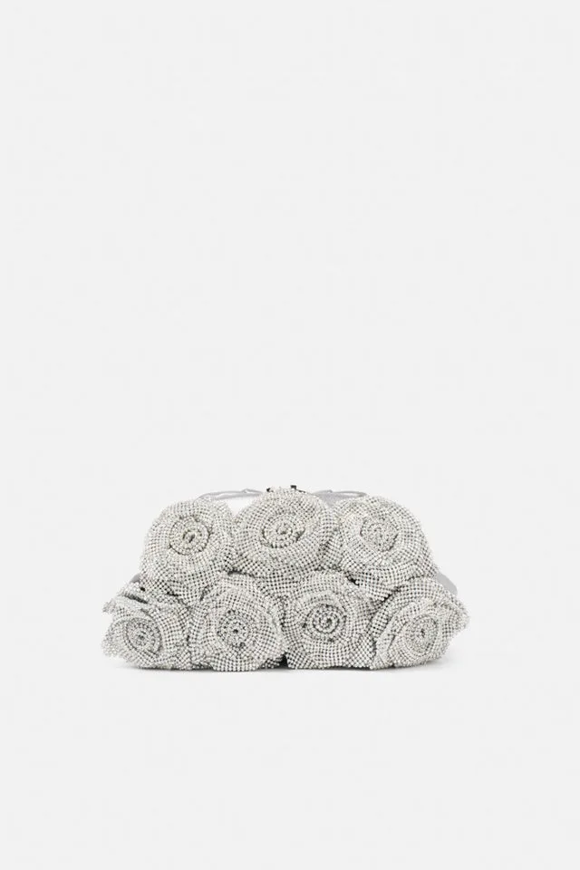 Pochette con Tracolla Twentyfourhaitch in Raso Argento e Applicazioni Rose Gioiello art. Manila, foto 1 di 3