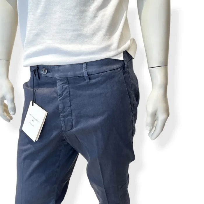 Pantaloni In Misto Lino con Elastico in vita e Tasca a Filo Michael Coal Blu art. Brad One More Size 2951 Capri, foto 2 di 2