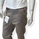 Pantaloni In Misto Lino con Elastico in vita e Tasca a Filo Michael Coal Tortora art. Brad One More Size 2951 Capri - immagine 2