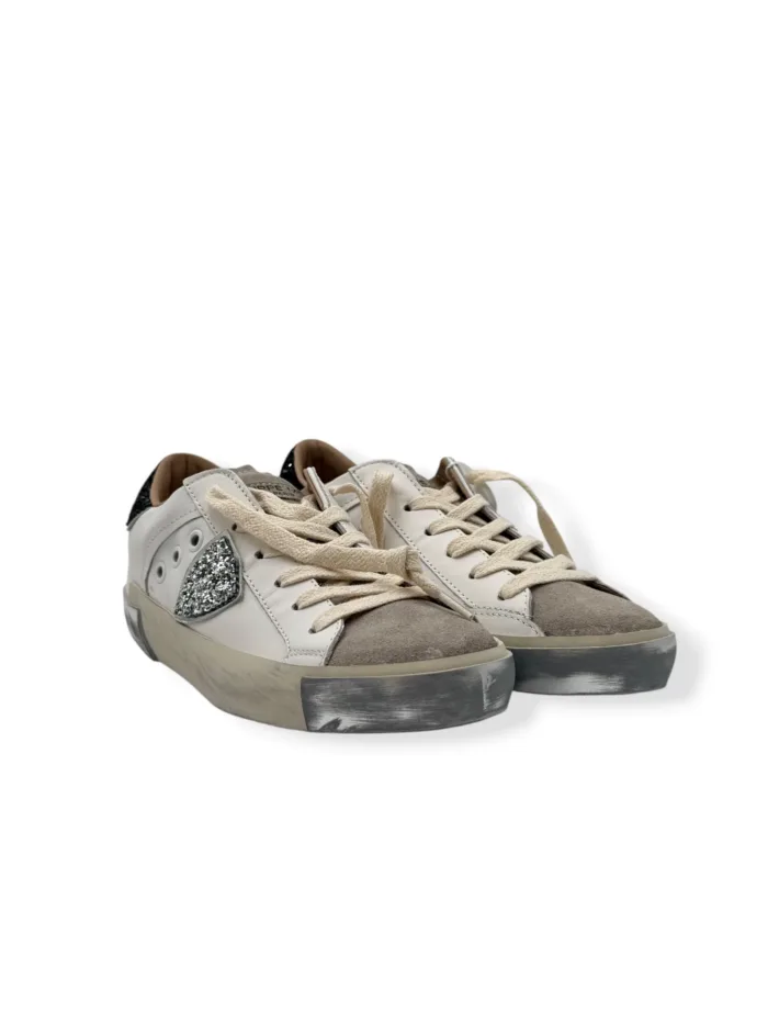Sneakers Donna Paris Prsx Philippe Model in Pelle Bianca, Linguetta in Camoscio e Spoiler Glitter Nero art. PRLD VG09, foto 2 di 5