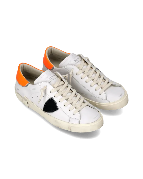 Sneakers Uomo Philippe Model Paris Prsx in Pelle Bianca e Spoiler Arancione Fluo art. PRLU VP25, foto 2 di 5