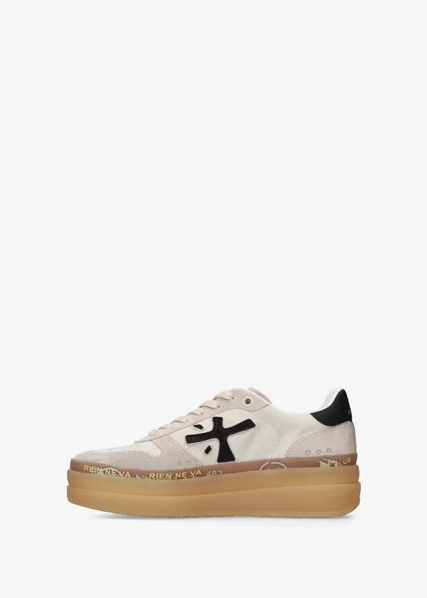 Sneakers Premiata Donna in Camoscio Grigio Beige e Dettagli Neri art. Micol 8569, foto 3 di 3