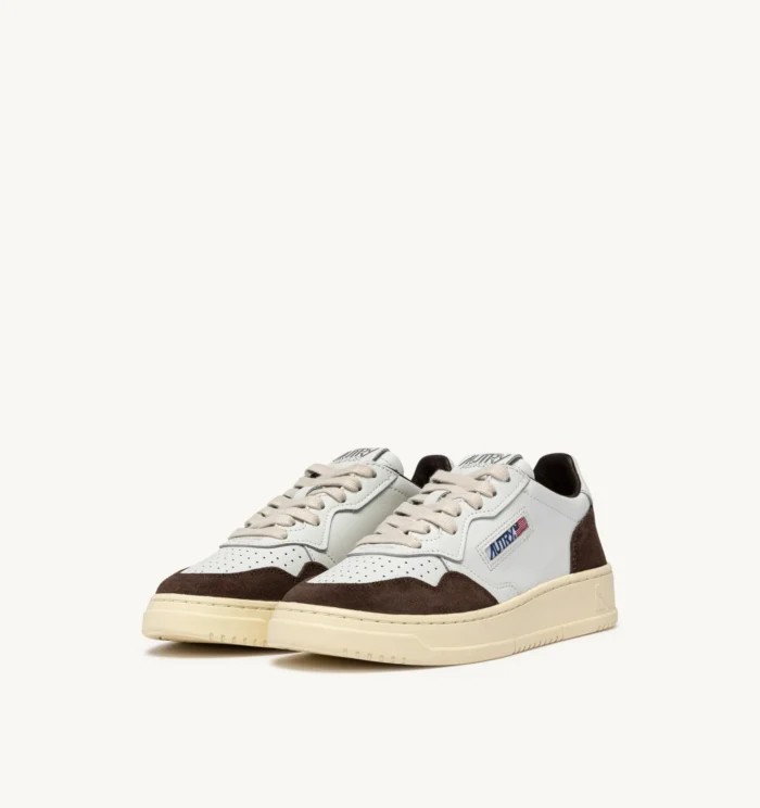Sneaker Donna Autry Medalist Low in Pelle Bianca e Camoscio Testa di Moro mod. AULW FT19, foto 2 di 5