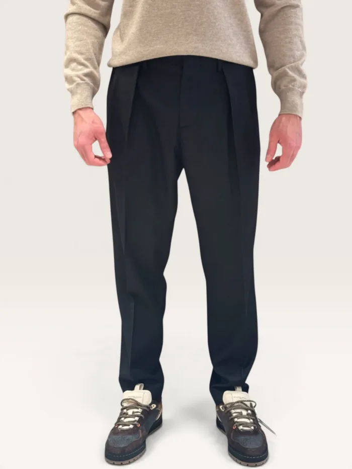 Pantalone Tasca a Filo in Lana One More Size 3713 con Pinces Michael Coal Nero art. MCLILOMS3713F26, foto 1 di 3