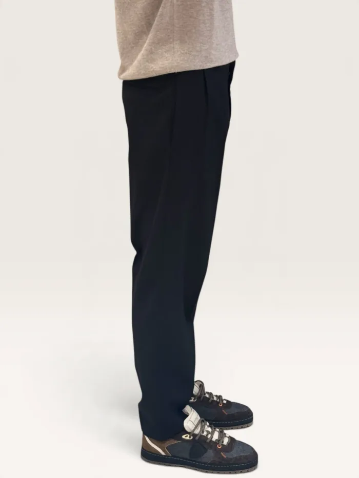 Pantalone Tasca a Filo in Lana One More Size 3713 con Pinces Michael Coal Nero art. MCLILOMS3713F26, foto 2 di 3